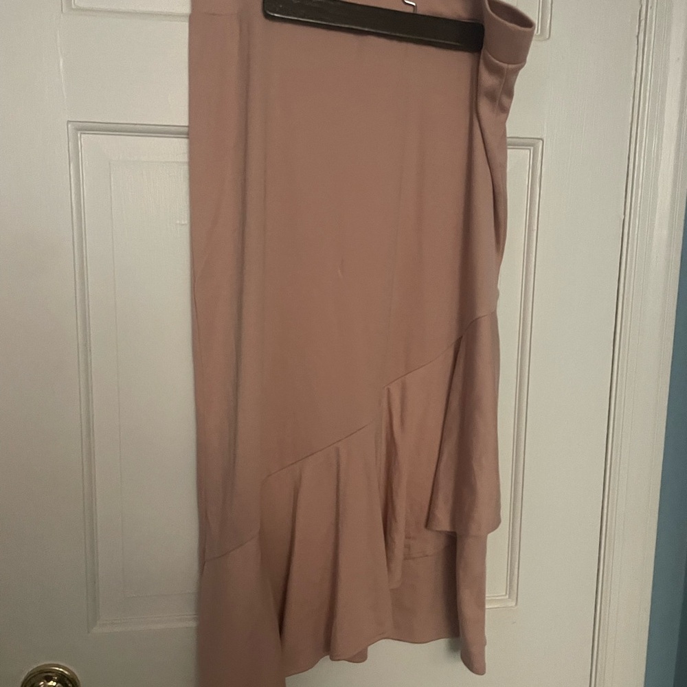 G.I.L.I. Asymmetrical ruffle Skirt in Soft Pink